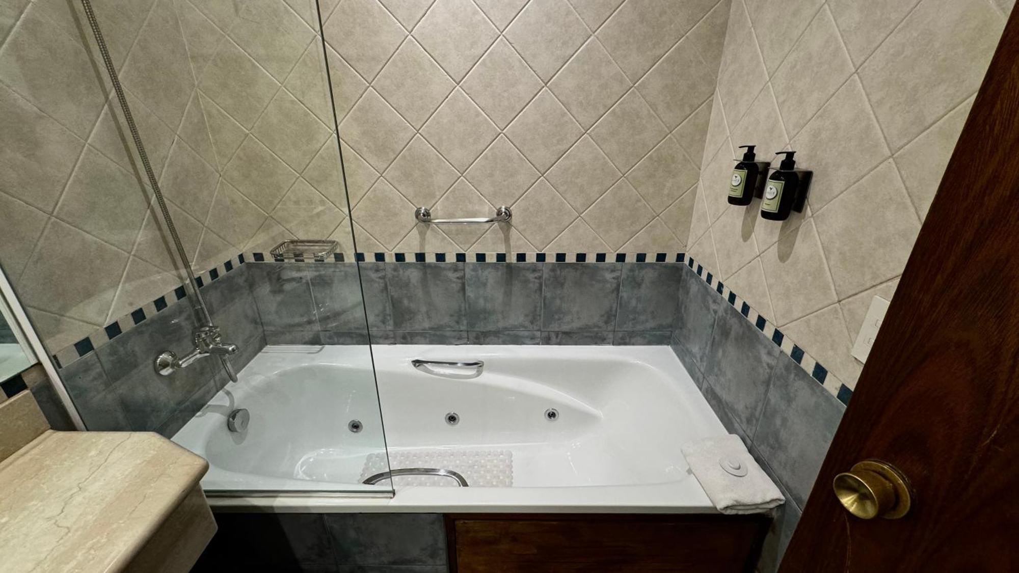 Gardi Hotel & Suites Buenos Aires Exteriör bild